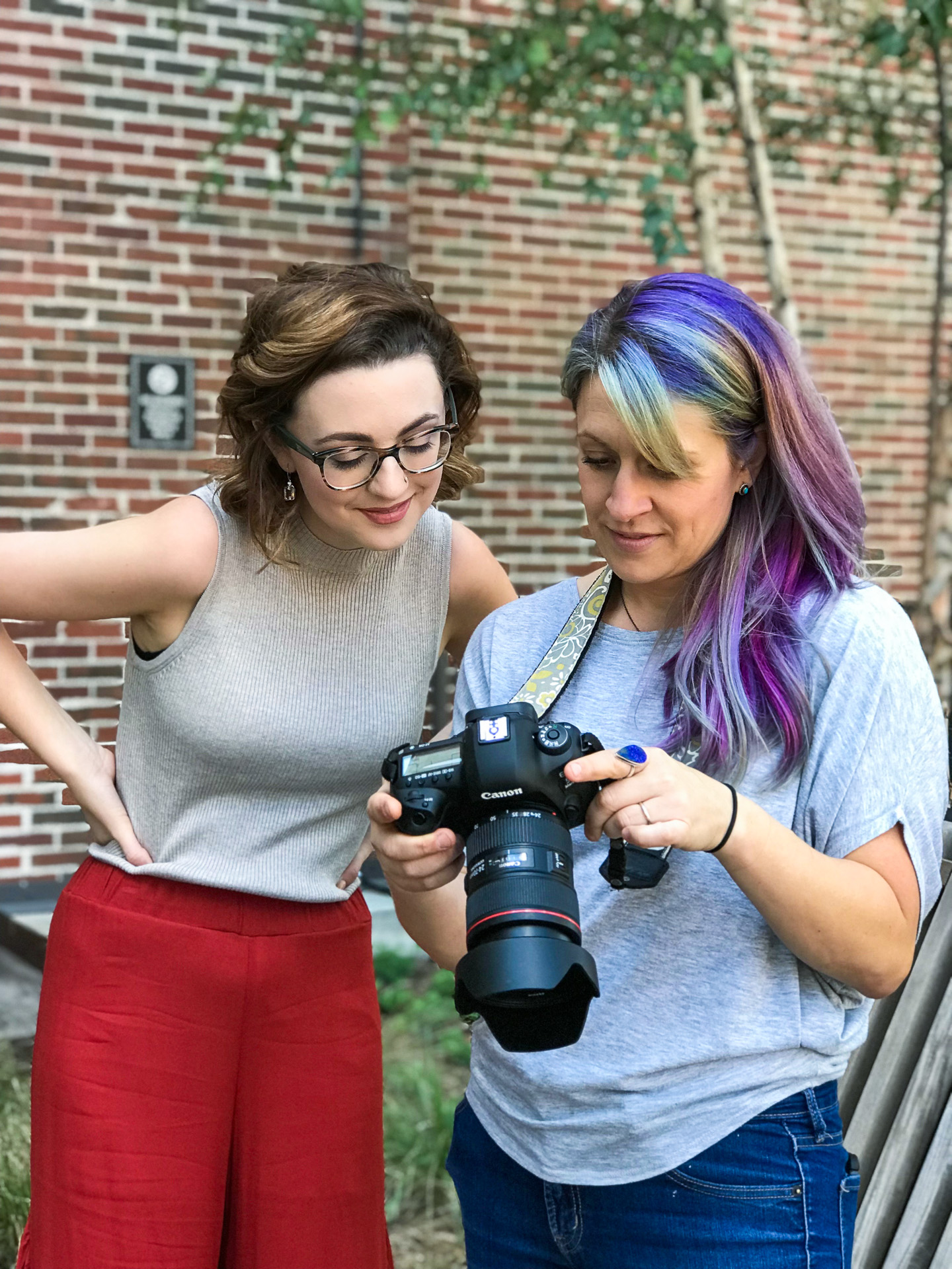 Georgia Based photographer Starr Petronella photographs teens, tweens, special needs, down syndrome, and high school seniors. She also takes pictures of dance, gymnastics, sports and extreme hobbies. 