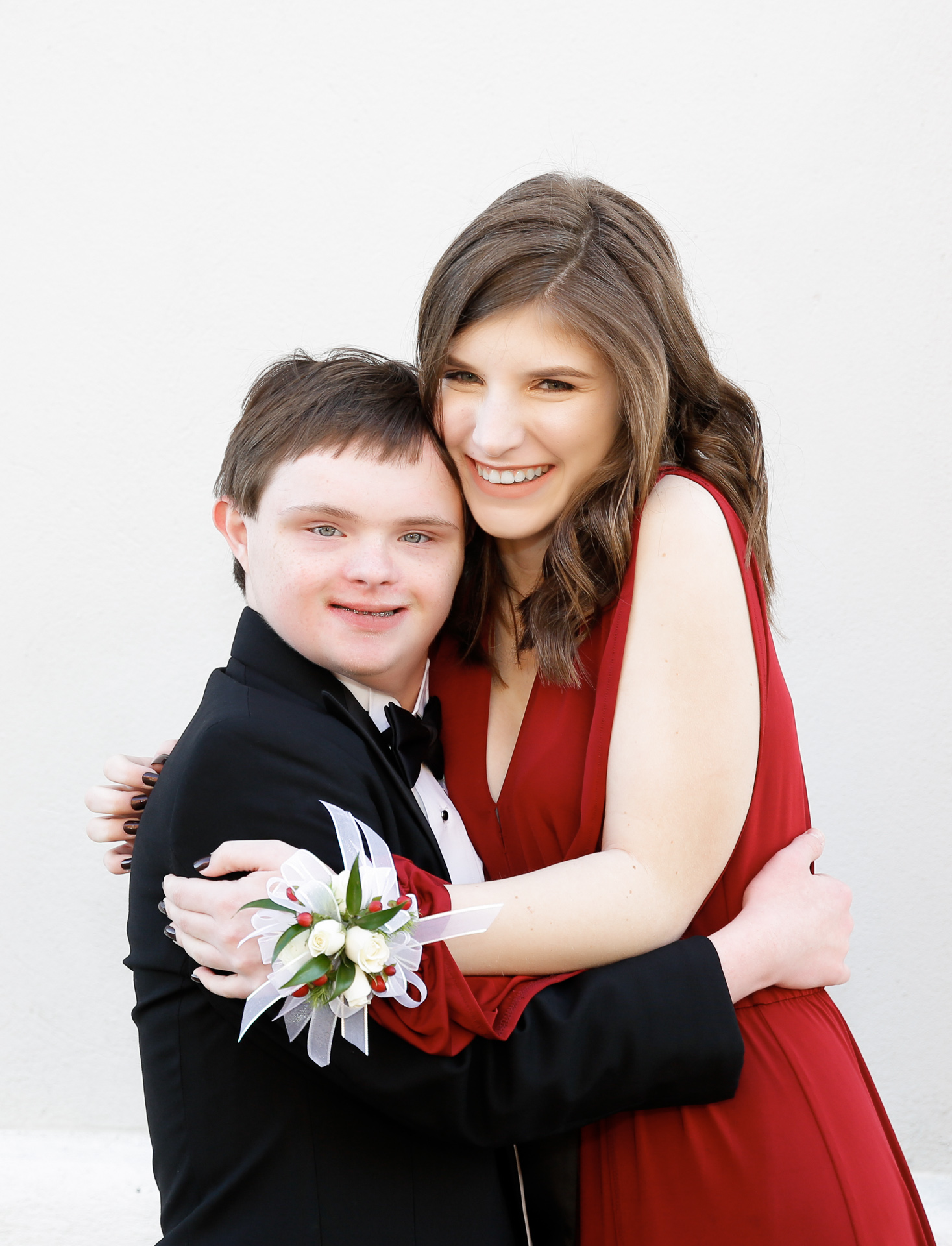 Jacob and Claudia where dressed to the nines and ready to rock the Tim Tebow Prom in Roswell. We took their prom photos in downtown Alpharetta near South Main Kitchen. It was the perfect location for the most beautiful prom pictures. Starr Petronella of Urban Flair captured the pictures. 